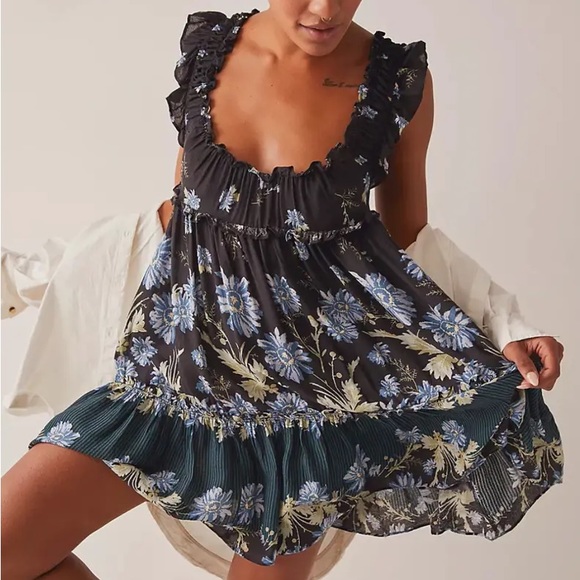 Free People Dresses & Skirts - Free People Wild Daisy Bali Slip Mini Dress🦋